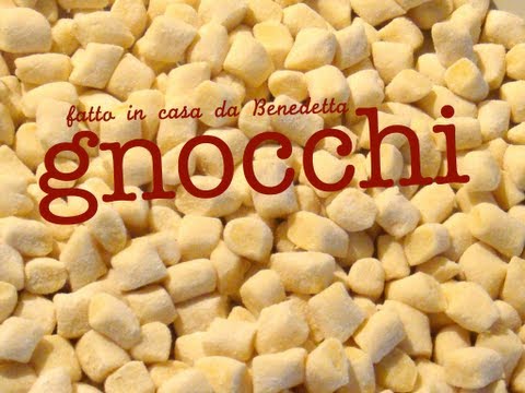 Le creme su pigmentary notano su una faccia Leliminazione di bystry di pigmentary nota su una faccia