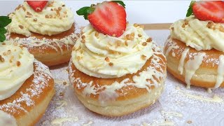 סופגניות עננים משגעות עם קרם שוקולד לבן How to make melted white chocolate  (ליהי קרויץ - מטבח בקלי קלות) - התמונה מוצגת ישירות מתוך אתר האינטרנט יוטיוב. זכויות היוצרים בתמונה שייכות ליוצרה. קישור קרדיט למקור התוכן נמצא בתוך דף הסרטון