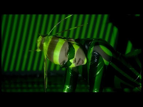 Tolvai Reni - másHOL jársz (Official Music Video)