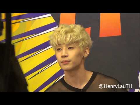 130802 Henry cute moment at Channel[V]