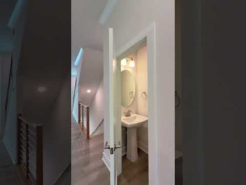 Like New Townhome Ready for Immediate Move-In!!! Oakhurst property video