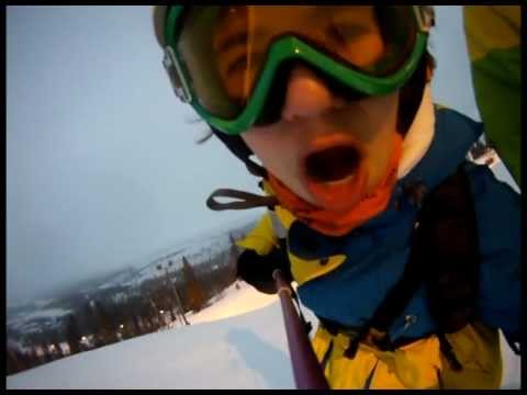 jag rapar och knäar mig i pungen