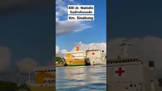 Download lagu KM. SINABUNG DAN KRI dr. WAHIDIN SUDIROHUSODO DI PELABUHAN LABUAN BAJO #shorts mp3