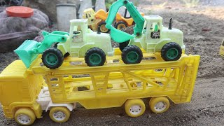 Download lagu Toys trucks and trailers I mainan truk pasir anak anak mp3