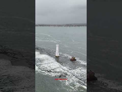 Visual incrível da Baia da Traição junto com os arrecifes e o farol da cidade. #baiadatraicao #vista