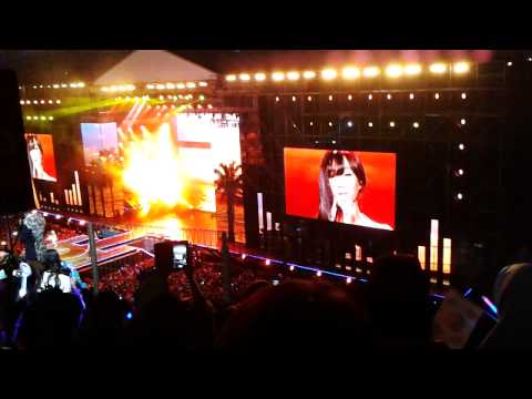 Music Bank in Jakarta Kemesraan Hyorin Sistar ft Eru