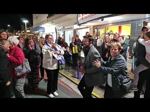 Todos los domingos  - Juan Etchegoyen (2025 Peatonal 83)