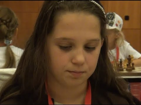 G10 9.3.  Olga Badelka   -  Andrea Lengyel  0 - 1