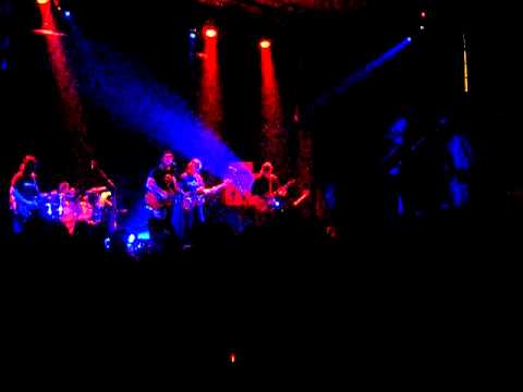 olo m'afineis na s'afisw_passport_live.AVI