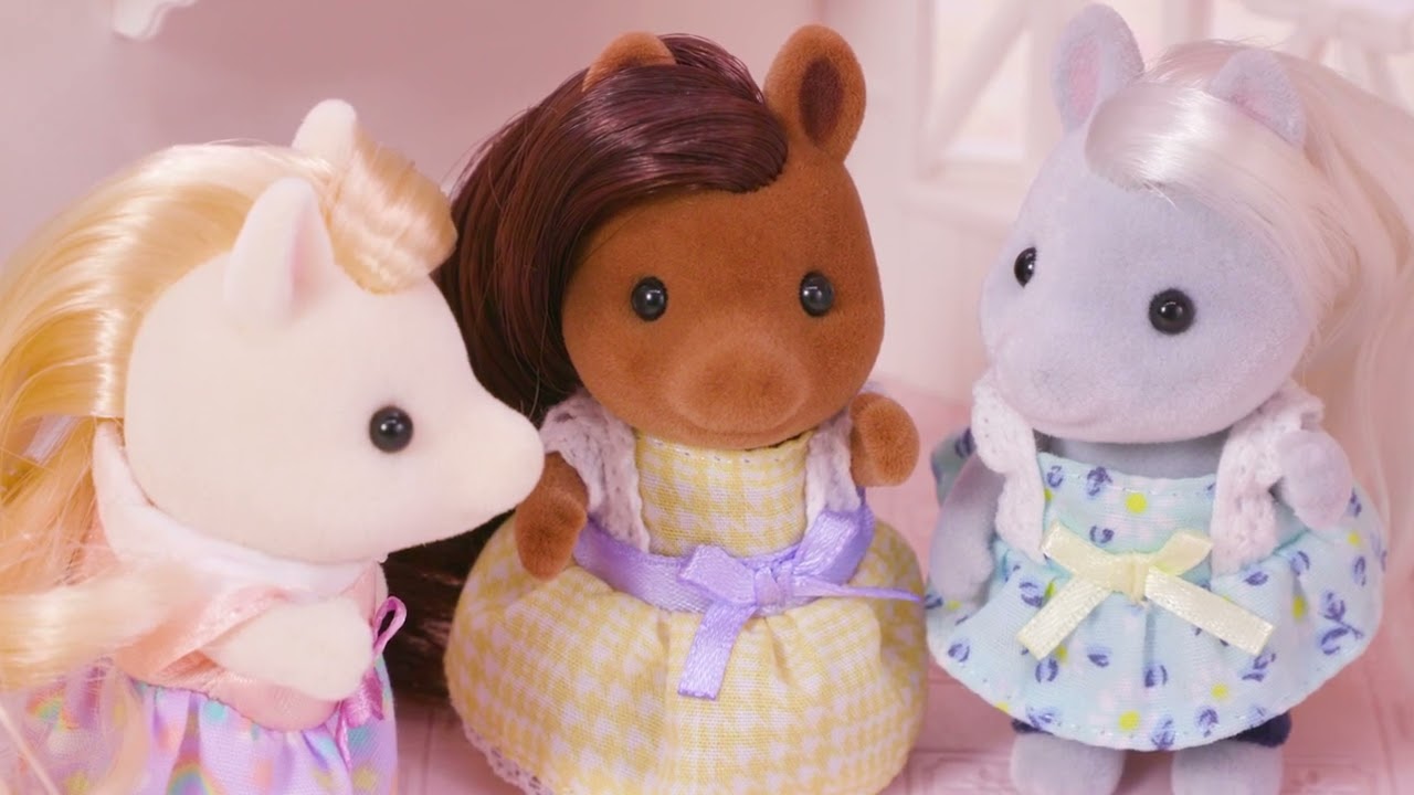 Watch video Sally and her friends, try styling their hair! | Sylvanian Families Now Sally and her friends, try styling their hair! | Sylvanian Families