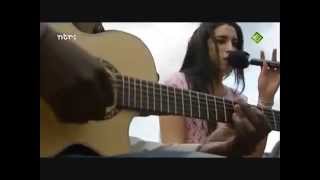 Amy Winehouse - In My Bed Live Acoustic 2004