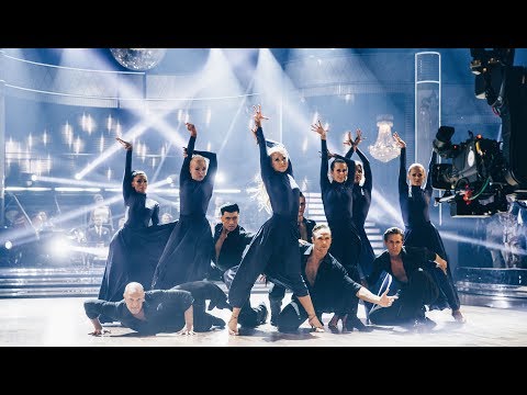 Se den häftiga showen som öppnade femte programmet av Let's dance 2019