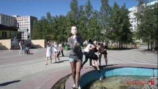 preview picture of video 'Нашествие мимов в Сургуте'