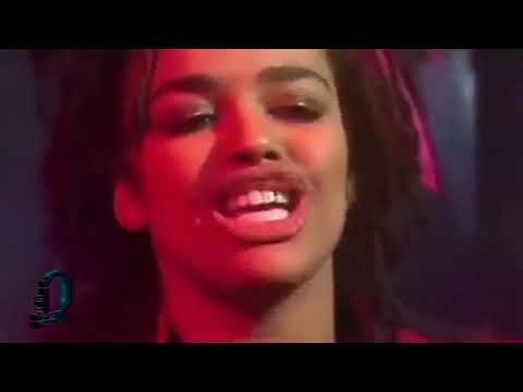 LORRAINE McKANE - LET THE NIGHT TAKE THE BLAME (Love Version)