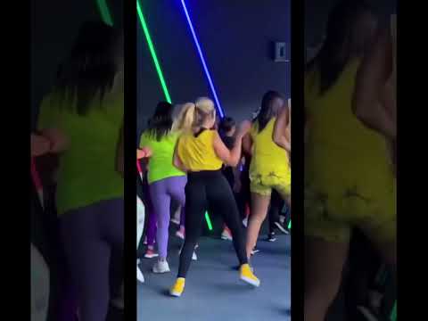 Mc Tróia - A MISERAVI / posso te empurrar? #dança #aularitmos #shorts