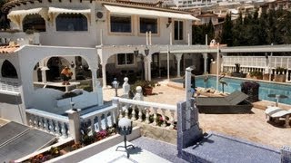 preview picture of video 'Luxus Ferienhaus Costa Blanca in Calpe Spanien mit geheizter Pool, 2 Wohnungen, jacuzzi'