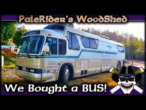 We Bought a BUS! :: Our New (Old) Bus - 1st Look :: Buffalo Coach Bus Home :: PaleRider's WoodShed