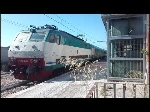 Il ritorno delle E444R sugli EXP: E444R.038 sull'EXP 14115 in transito a Modugno