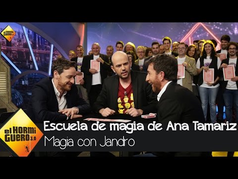 Jandro nos trae la baraja de cartas humana - El hormiguero 3.0