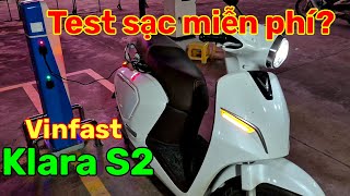Xe máy điện Vinfast Klara S2 thử sạc điện tại điểm sạc VGreen- Miễn Phí nhưng ...