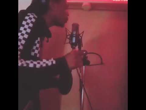 IMF   GuwapDaSteppa Chargin Up For The Booth!!