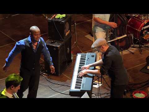 Salsa Piano Battle - Norman Peplow & Alberto Caicedo - Choco & sus cómplices Descarga