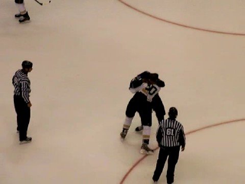 Troy Bodie vs Wayne Simmonds