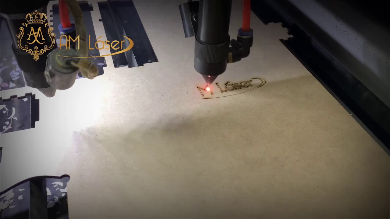 Trabajos en madera MDF con la más alta tecnología en corte láser invitaciones Impressa