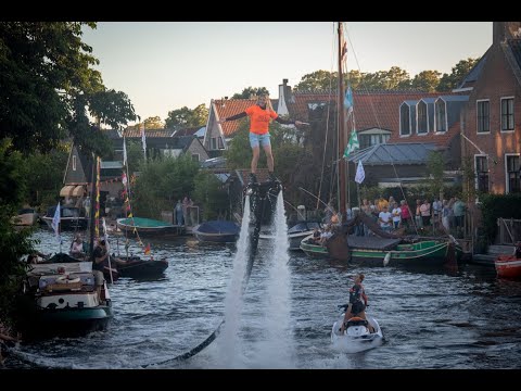 Flyboardteam Warmond en Niels Willems geven spectaculaire watershow in Katwijk a/d Rijn