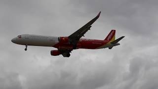 preview picture of video 'Plane Spotting Vietnam -Tuy Hòa Đong Tác Airport -Vietjet Air Airbus A321'