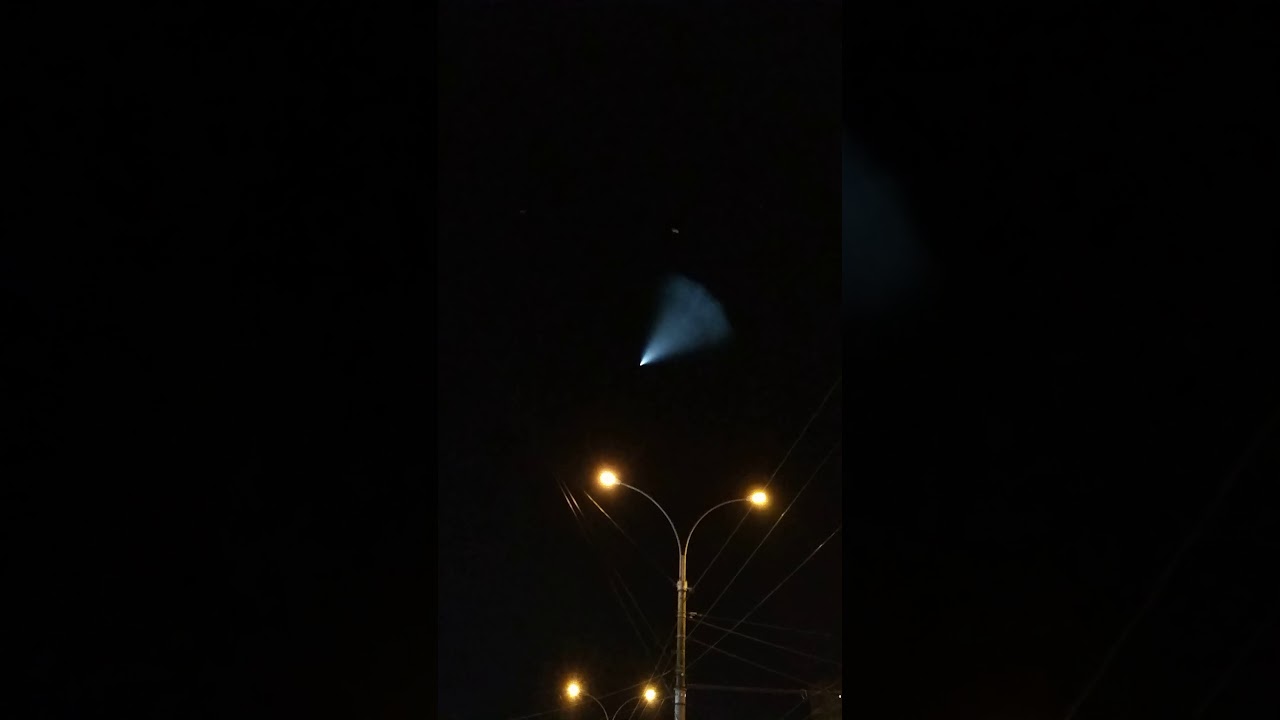 ракеты над липецком. ракета тополь м в небе. ракета тополь след в небе. след в небе над липецком. пво липецк.