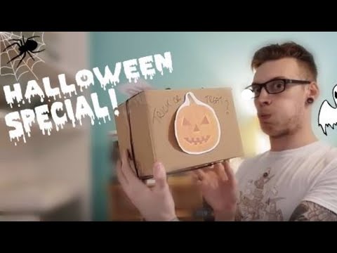 So Many Legs Halloween Unboxing + Giveaway
