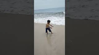 Download lagu main di pantai ombak besar sendirian mp3 Download lagu main di pantai ombak besar sendirian mp3
