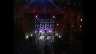 Regis &amp; Kelly: 2003 Ain’t No Maybe (Live)