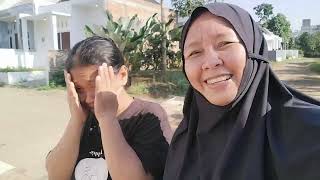 SAVING SHOPPING || WALK THROUGH VILLAGE STREETS WHILE CHATTING WITH YOUR BESTIE