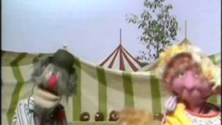 The Muppet Show Singers - &quot;I&#39;ve Got a Lovely Bunch of Coconuts&quot;