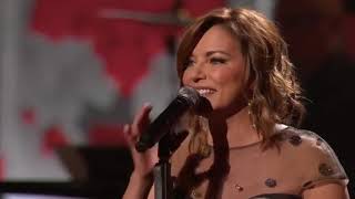 Martina McBride - It's beginning to look a lot like Christmas