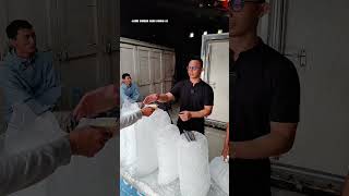 Download lagu Sensasi serokin uang dingin nih 😁🥶🧊 #asmr #icetube #eskristalbandung mp3