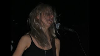 Bully - Either way - Live Paris 2018