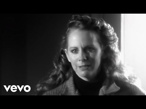 Reba McEntire - The Night The Lights Went Out In Georgia (Official Music Video)