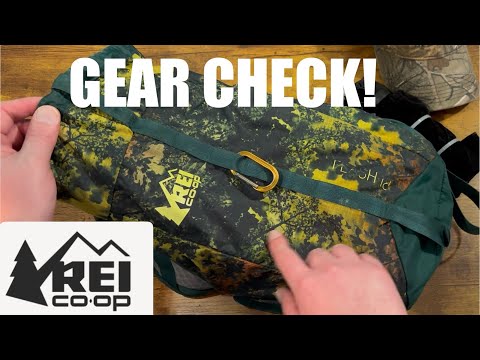 What to bring on a Day Hike REI Flash 18 Backpack