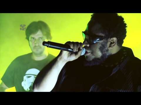 "A verdadeira dança do patinho" - BNegão & Seletores de Frequência @ Rio Verde - Palco Showlivre