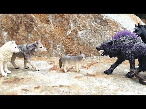 The Runaway Princess 2 | The Stolen Prince | Schleich wolves.