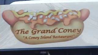 preview picture of video 'The Best Hot Dog in Grand Rapids'