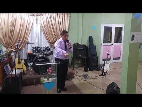 Alberto Segovia en la Iglesia cristo Viene