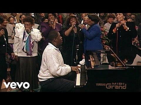 Inez Andrews, Albertina Walker, Dorothy Norwood, The Caravans - Mary Don't You Weep (Live)