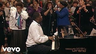 Inez Andrews, Albertina Walker, Dorothy Norwood, The Caravans - Mary Don&#39;t You Weep (Live)