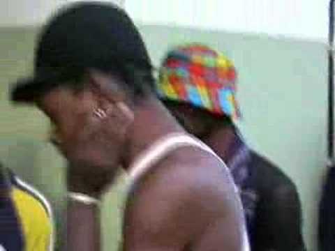 Visite Adjani Chez Djeny Fimbo (Ancien Groupe)