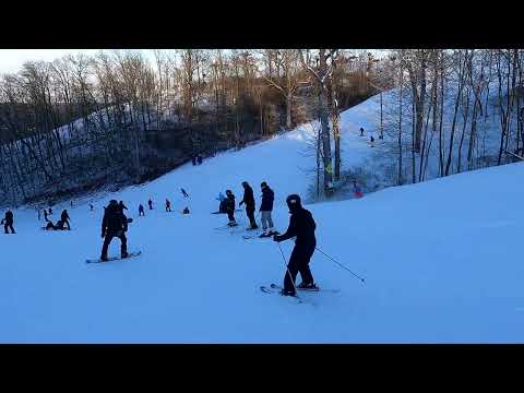 Perfect North Slopes ski/snowboarding in Indiana | 4k video |
