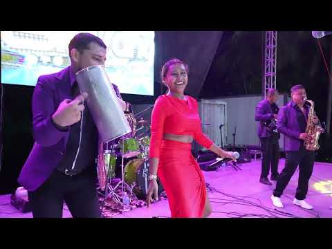 El Ultimo Rodeo, La Yerbita · Los Plebeyos de la Costa